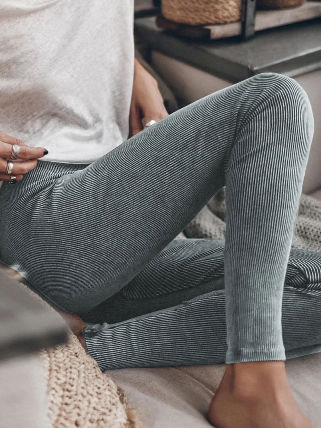 Ribbed leggings with elastic waist