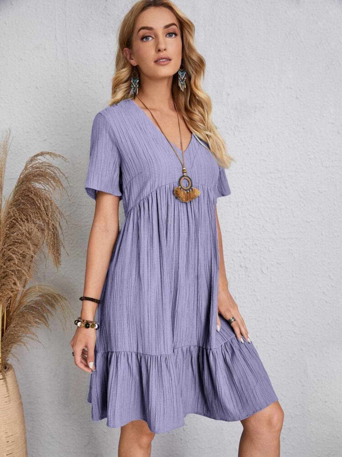 Elegant V-neck dress - 100% polyester