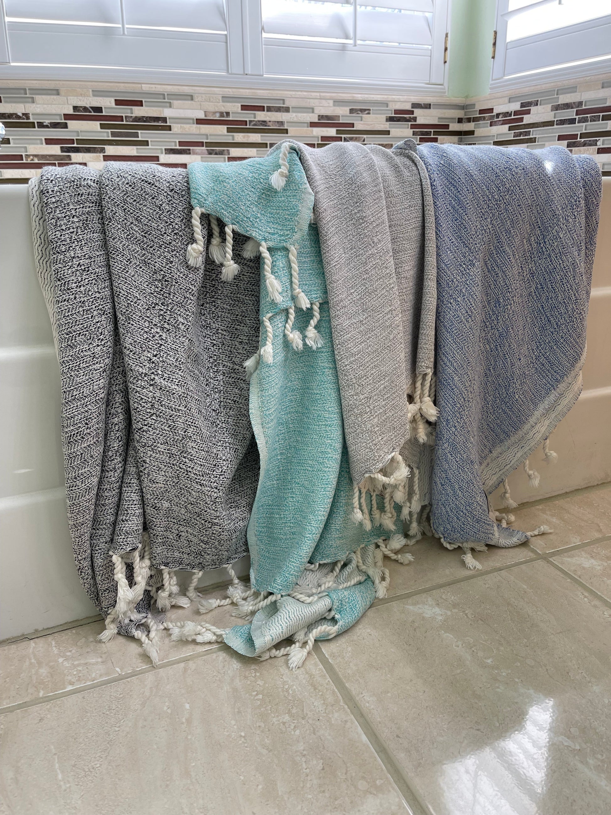 Santa Monica Soft Turkish Towel 40 Inch by 70 Inch Eco Friendly Quick Dry Bath and Beach Towel