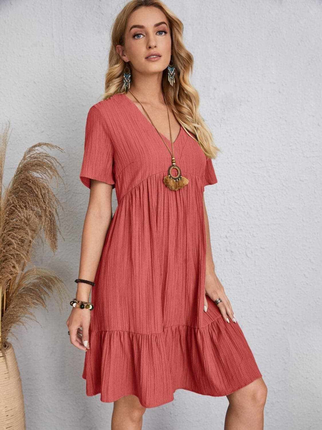 Elegant V-neck dress - 100% polyester