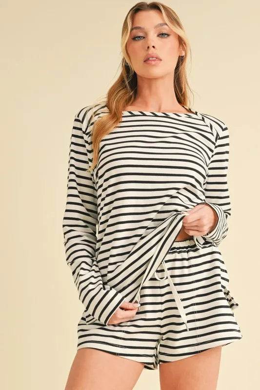 Drawstring Contrast Striped Shorts