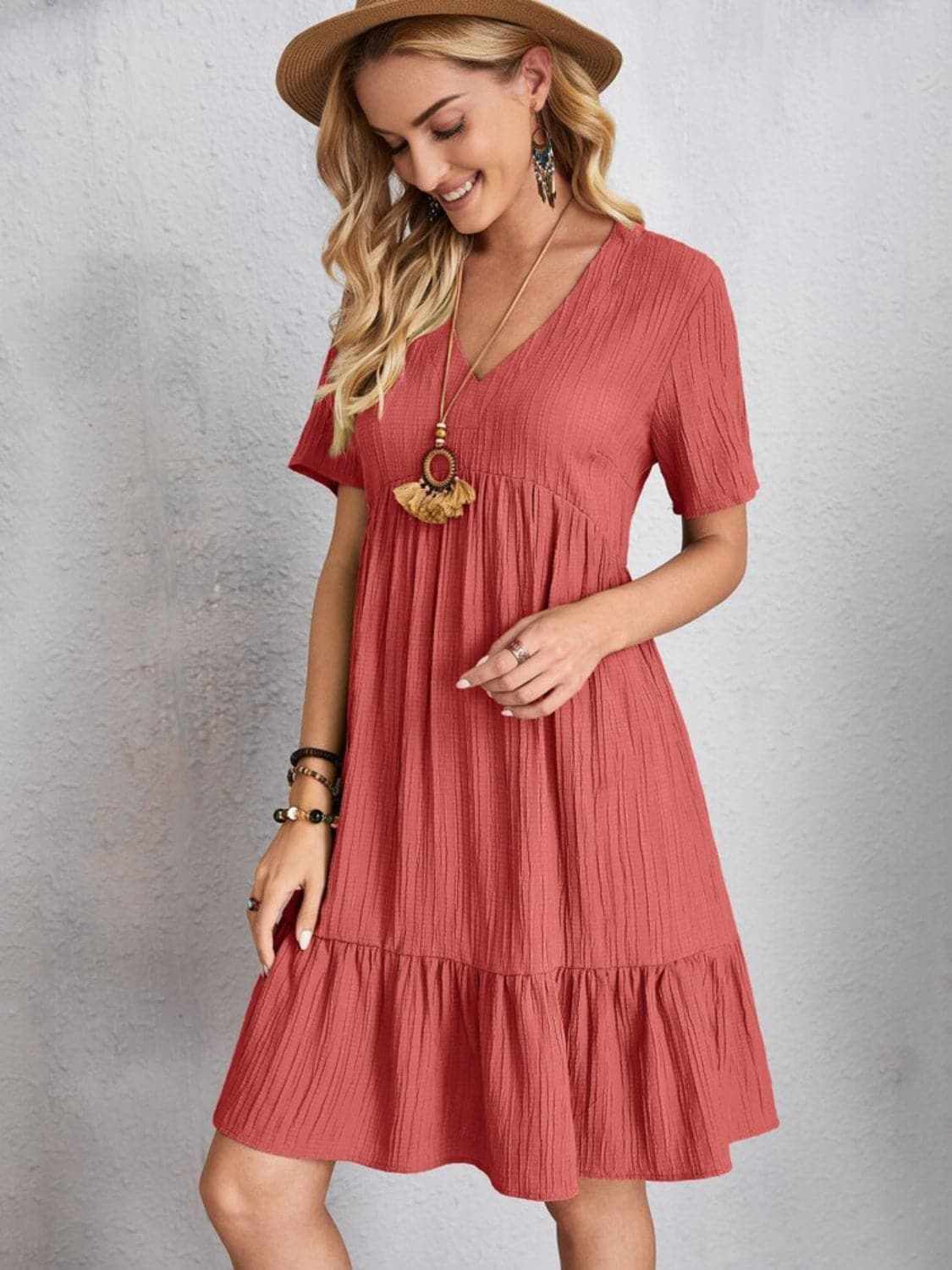 Elegant V-neck dress - 100% polyester
