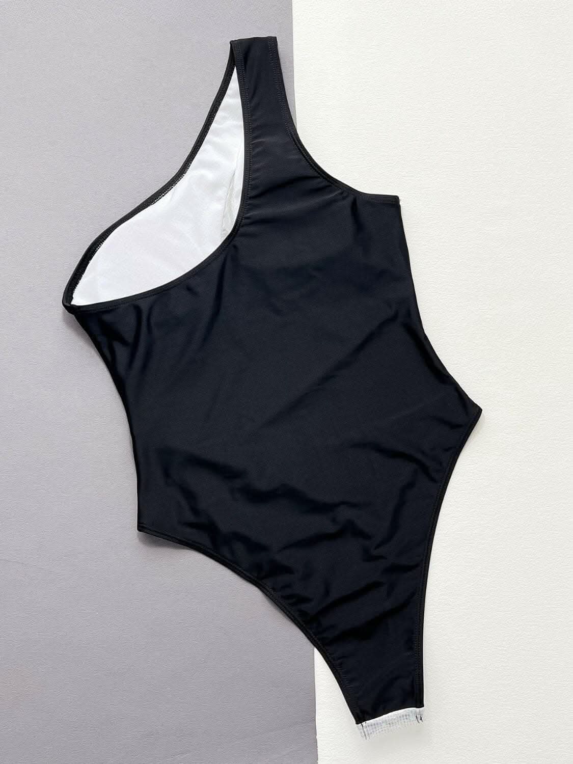 Chic contrast panel swimsuit