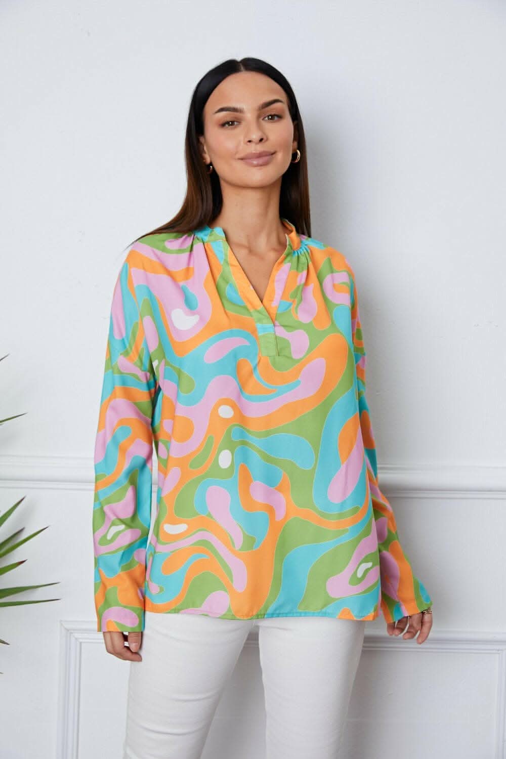 Chic notched blouse in prints