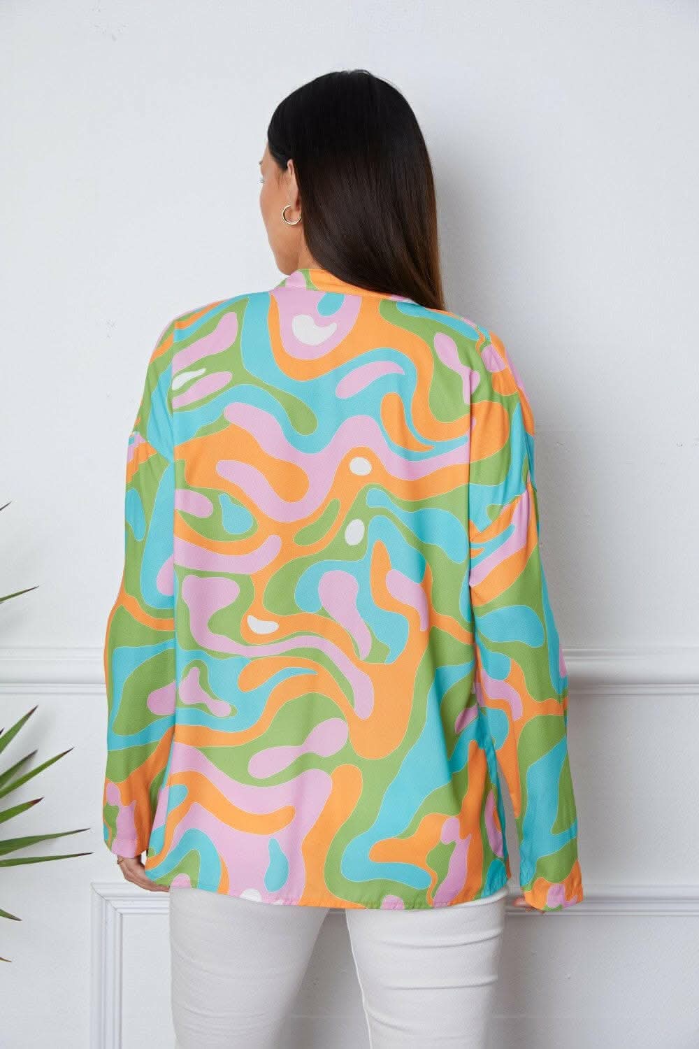 Chic notched blouse in prints