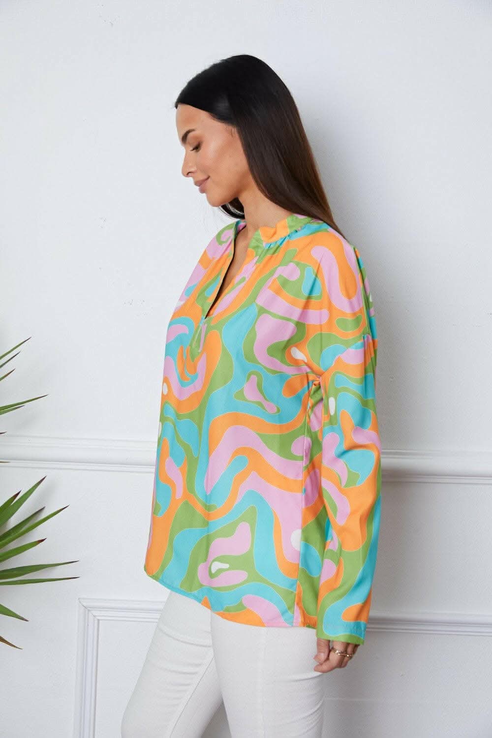 Chic notched blouse in prints