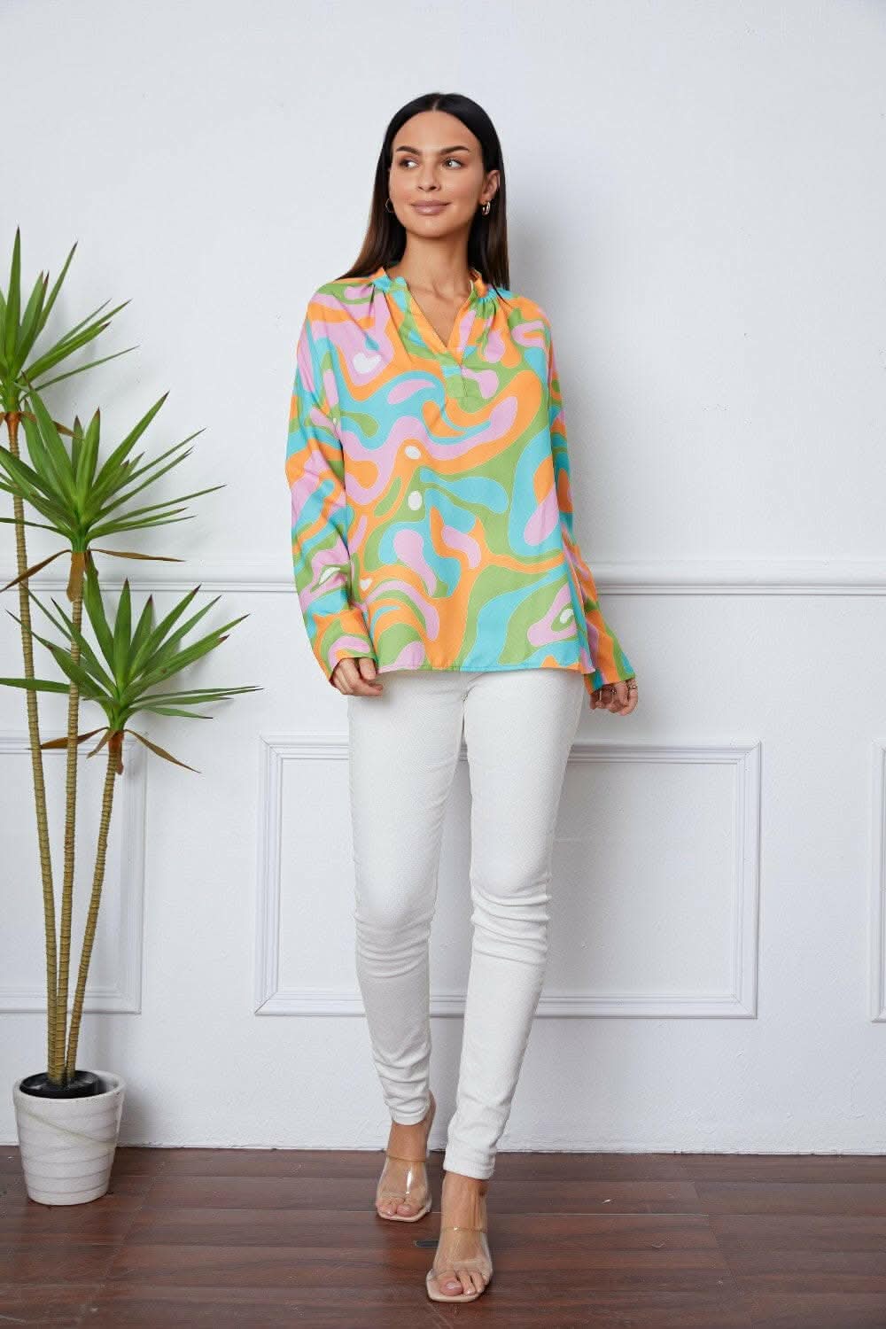 Chic notched blouse in prints