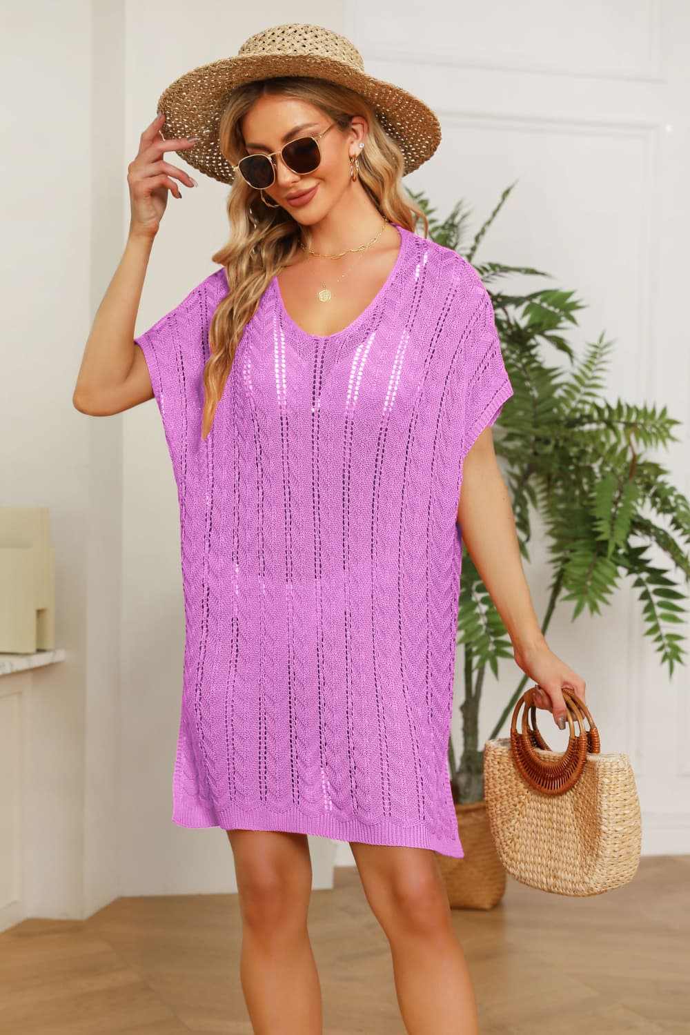 Chic openwork mini dress with slits