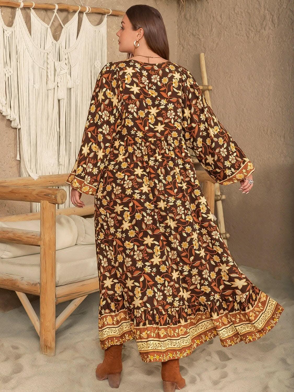 Chic plus size v-neck dress with stylish balloon sleeves
