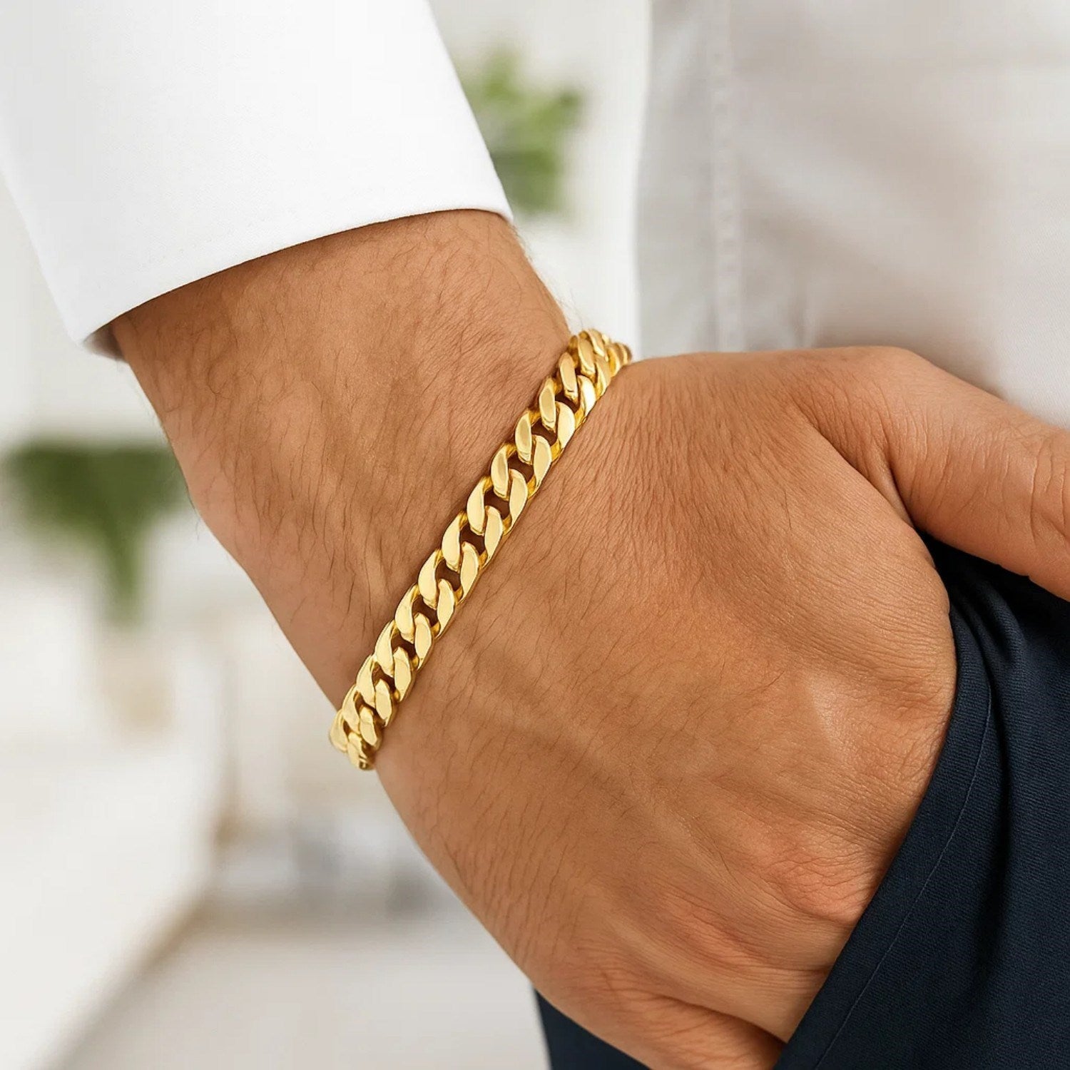 14k Yellow Gold High Polish Modern Lite Edge Bracelet  (8.00 mm)