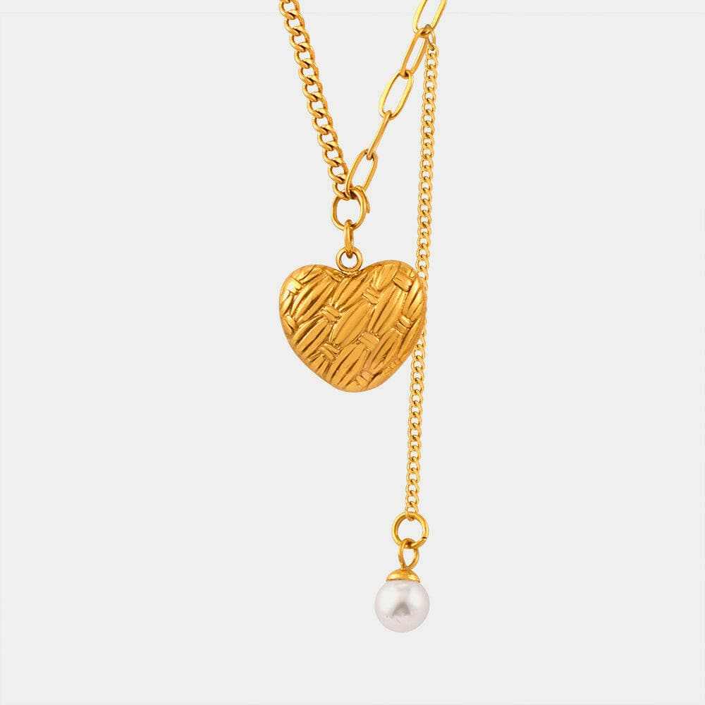 Elegant heart pendant necklace