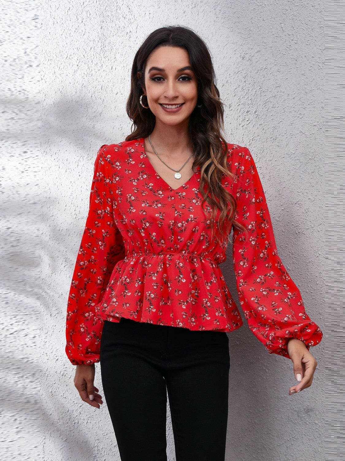 Floral v-neck blouse with sleeves