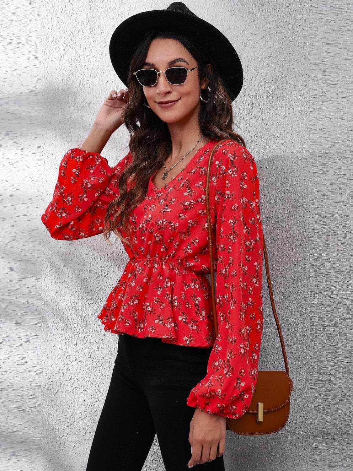 Floral v-neck blouse with sleeves