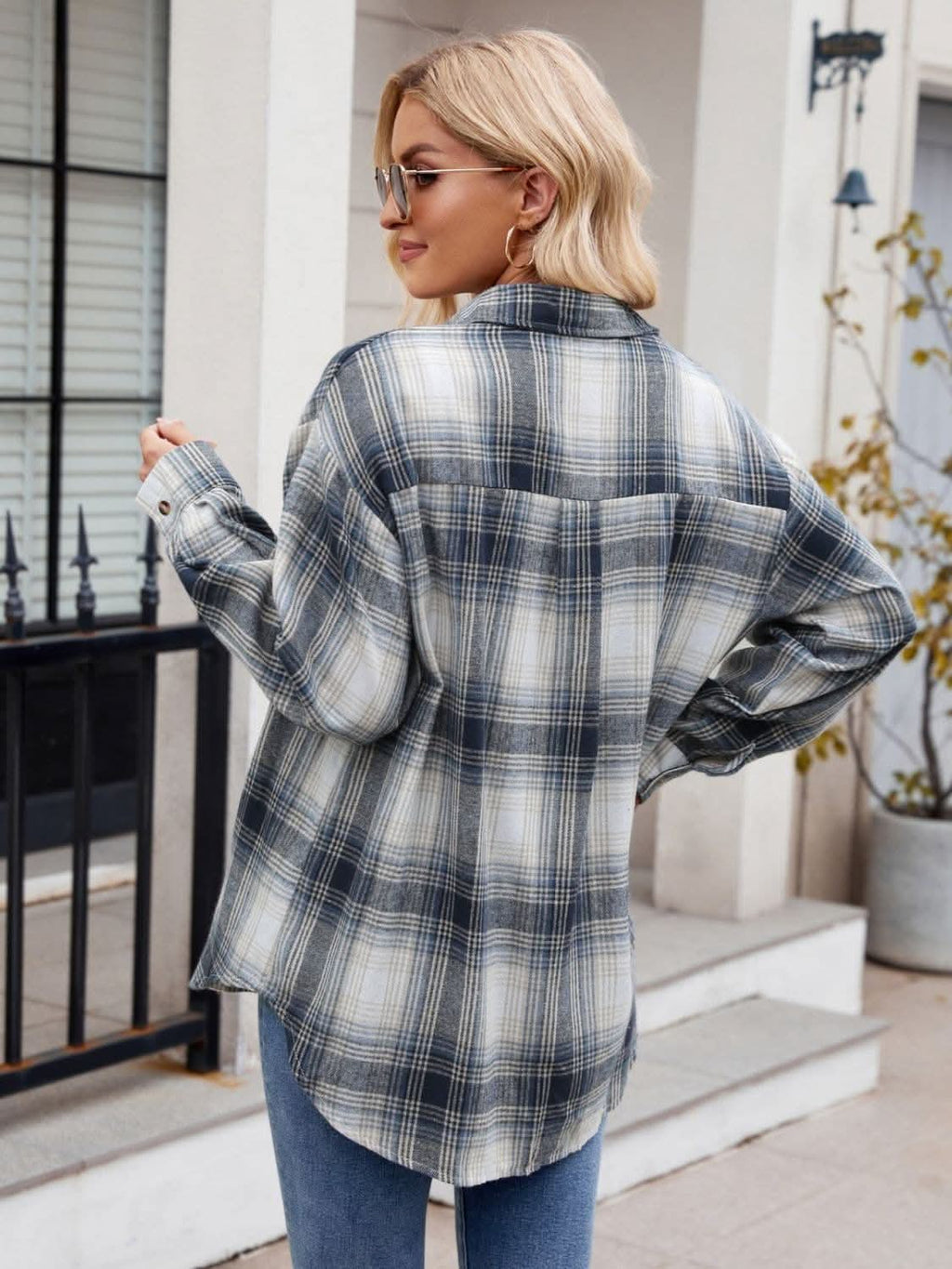 Plaid collared long sleeve shirt