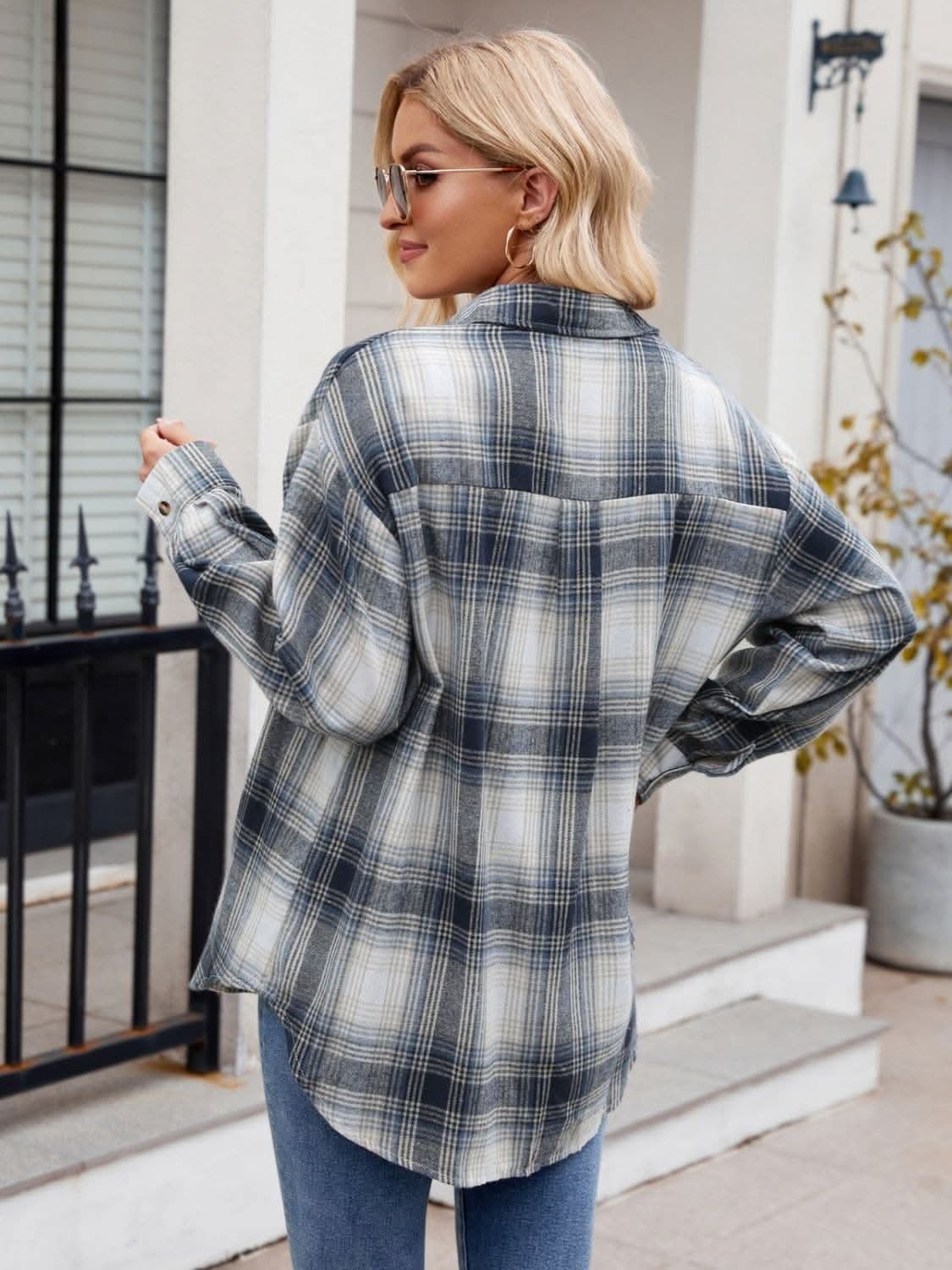 Plaid collared long sleeve shirt