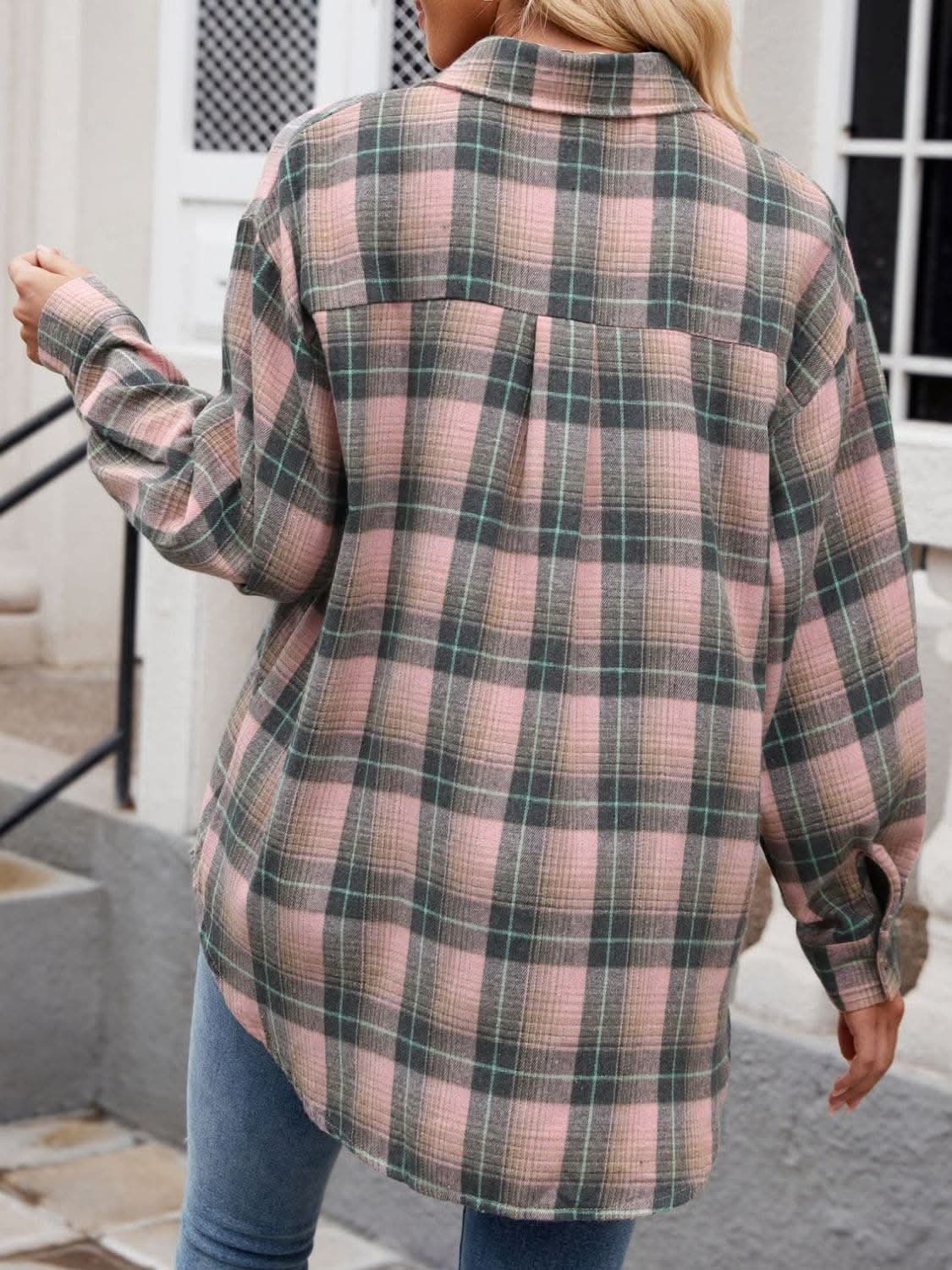 Plaid collared long sleeve shirt