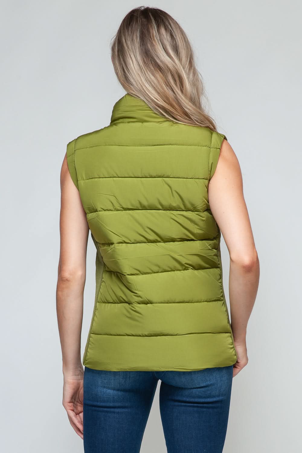 Snobbish cozy zip-up turtleneck vest