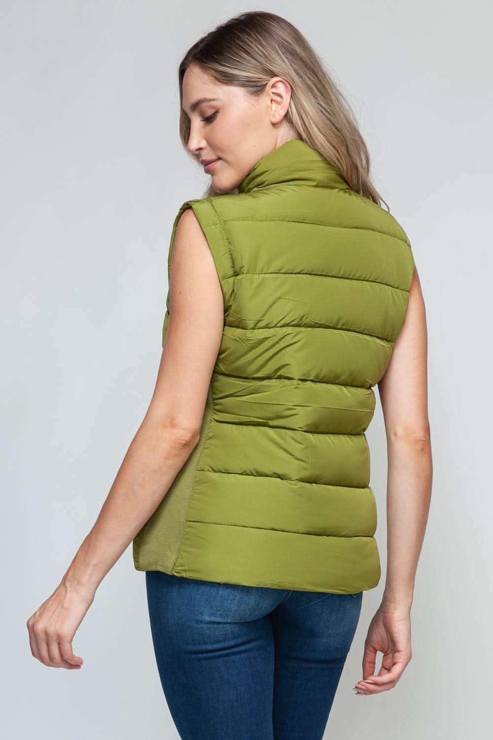 Snobbish cozy zip-up turtleneck vest