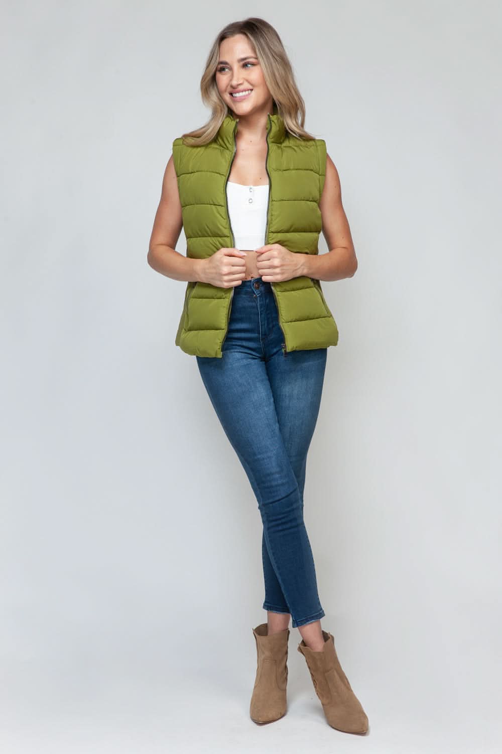 Snobbish cozy zip-up turtleneck vest