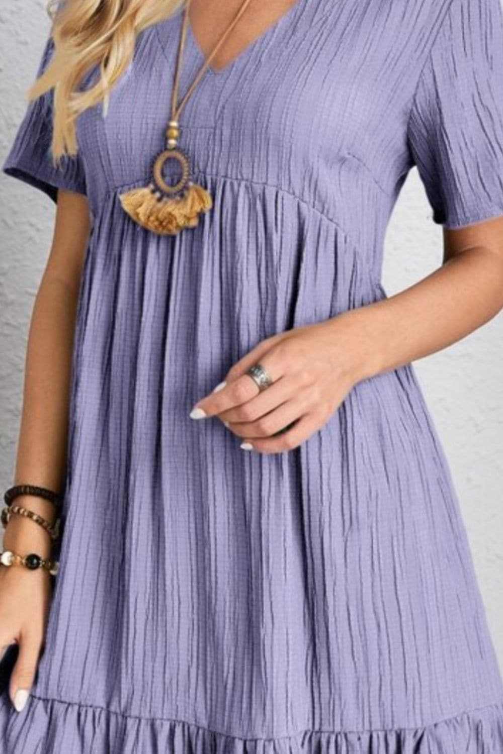 Elegant V-neck dress - 100% polyester