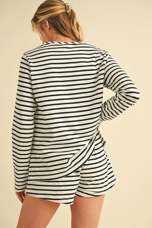 Drawstring Contrast Striped Shorts