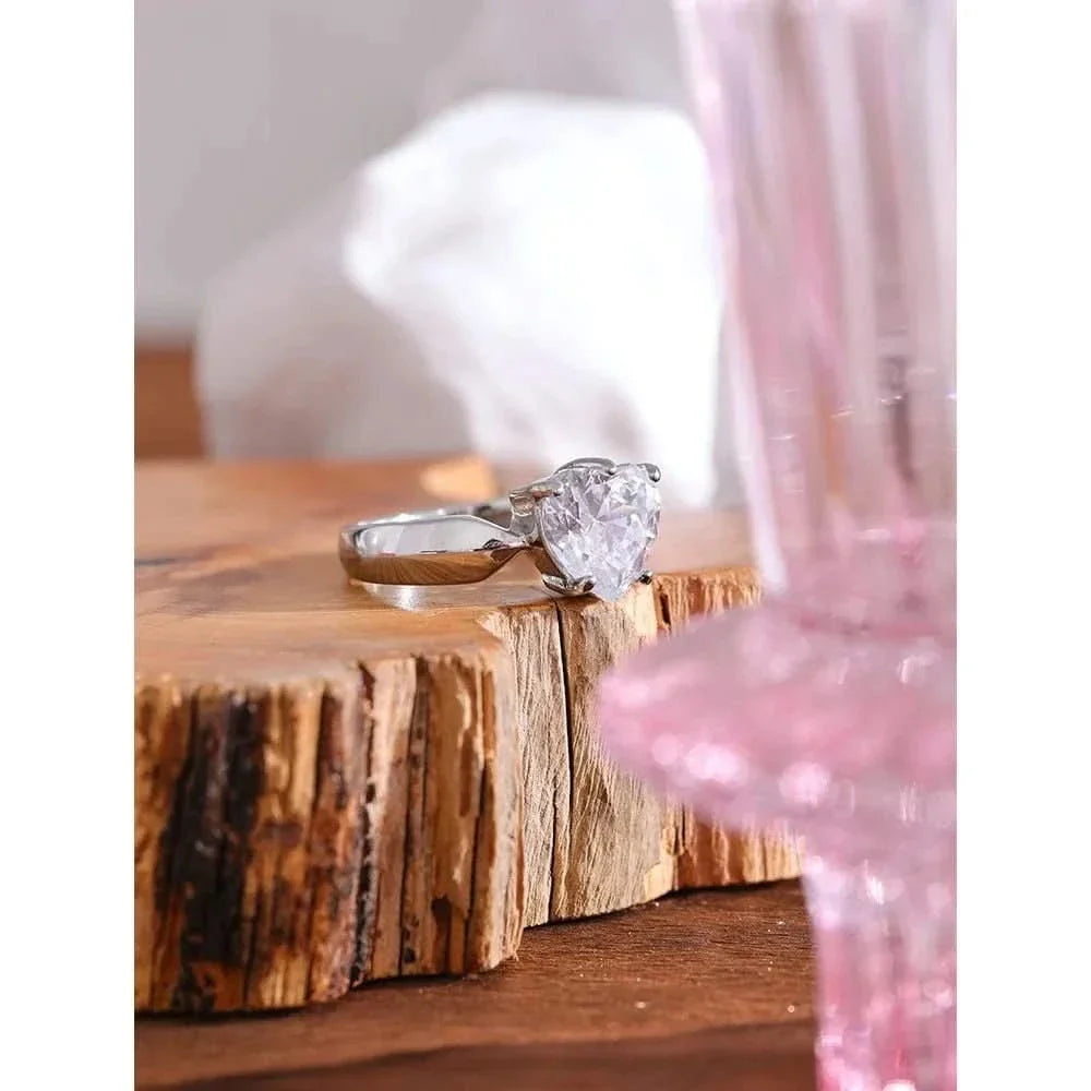 "Timeless Solitaire Engagement Ring – Perfect Proposal Piece"