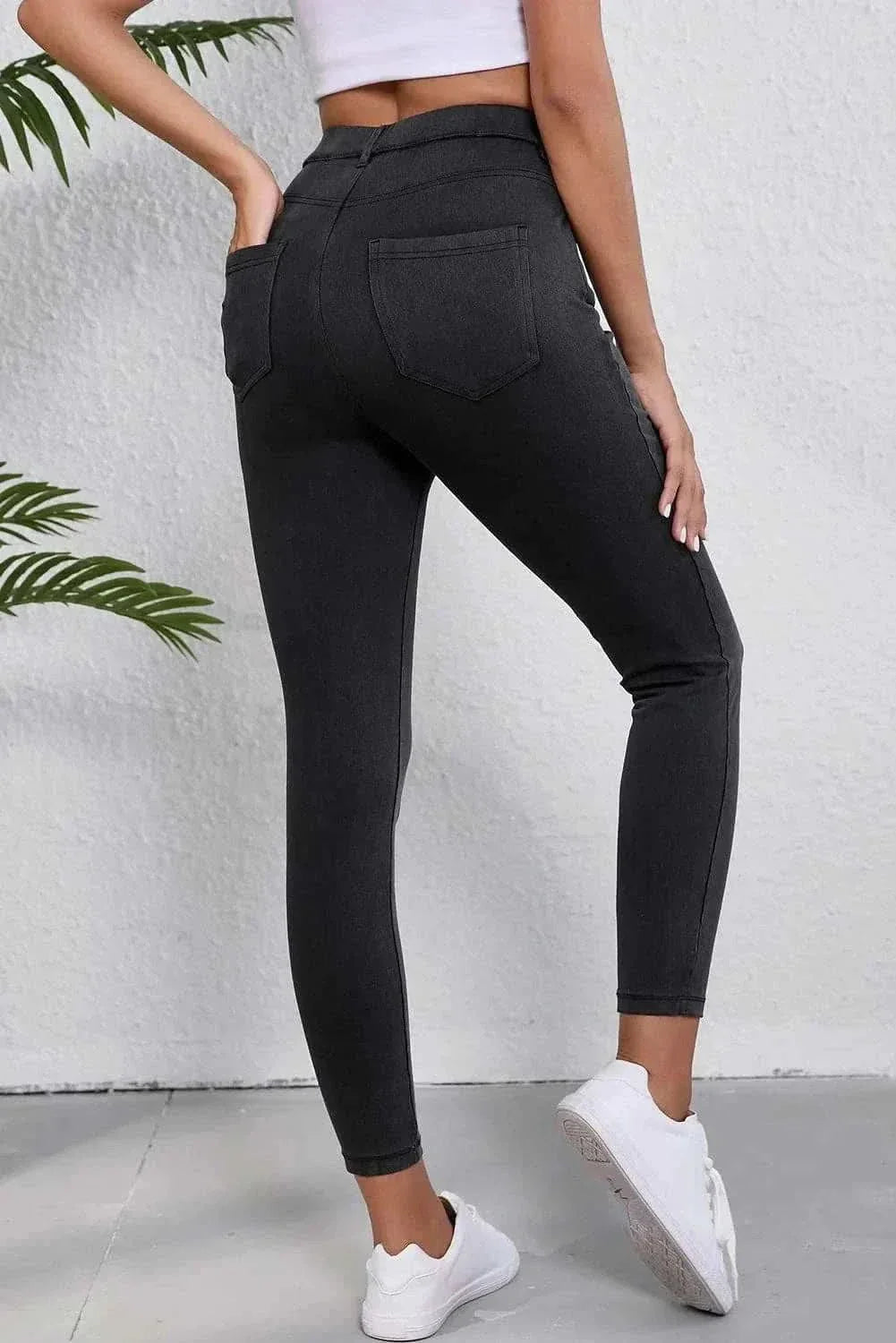 Premium High-waist jeans with pockets