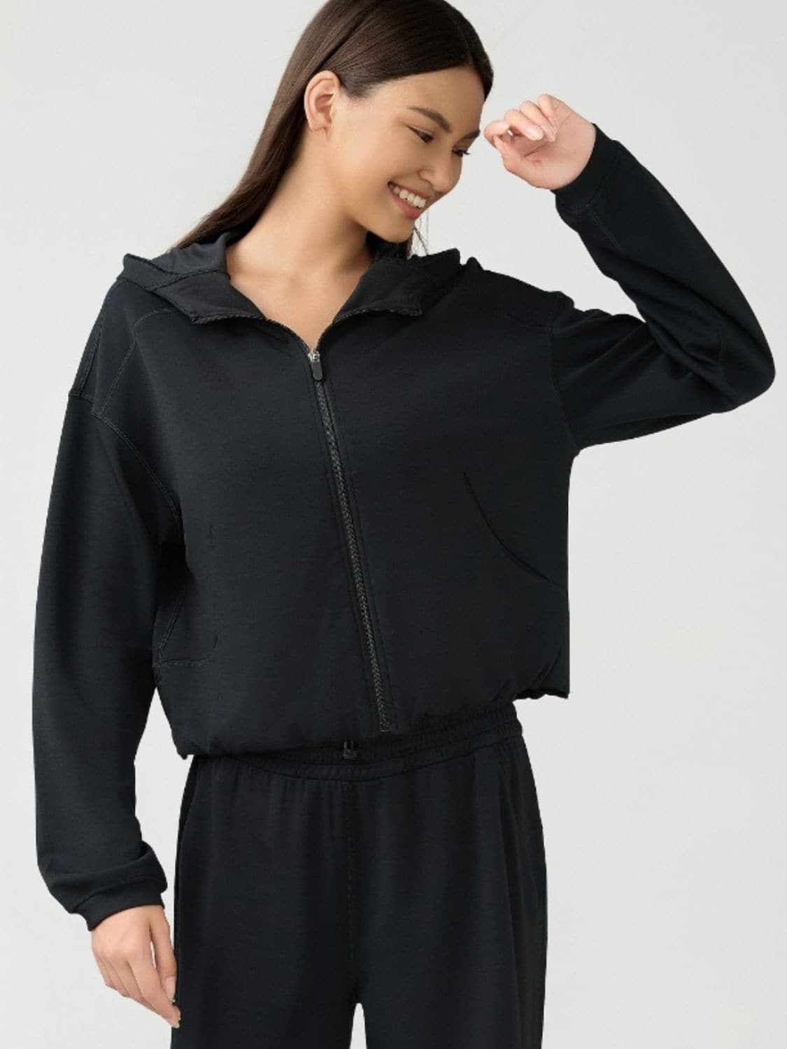 Hooded zip sweatshirt with pockets