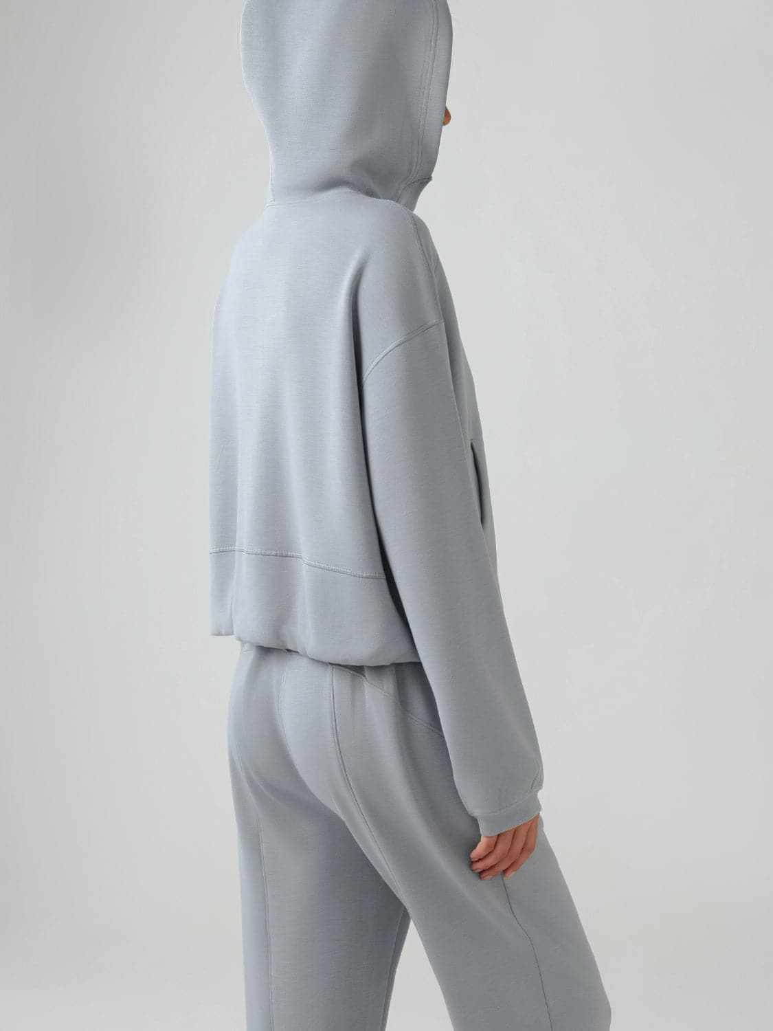 Hooded zip sweatshirt with pockets