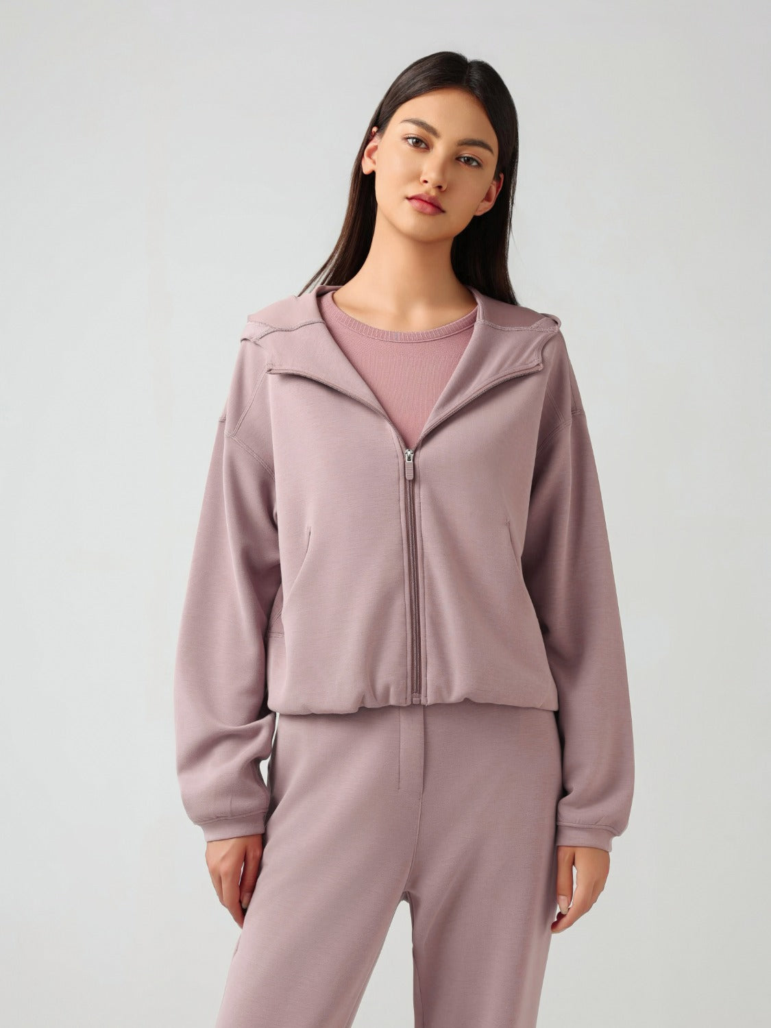 Hooded zip sweatshirt with pockets