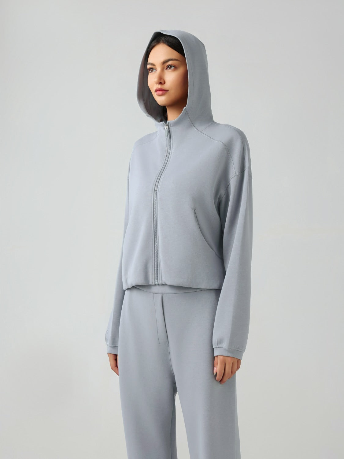 Hooded zip sweatshirt with pockets